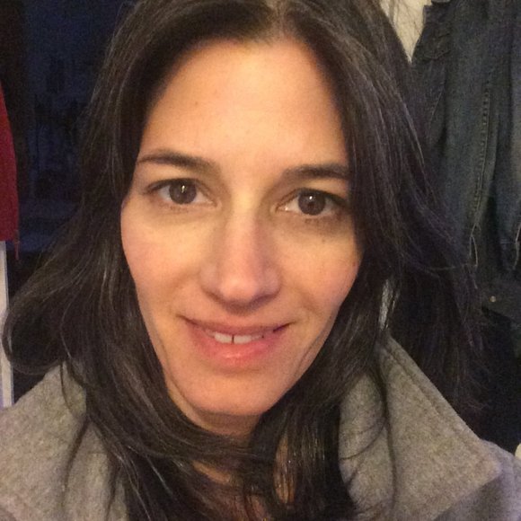 Danielle Simonson, wife, mother, professional fine artist. - Picture 4 of 8